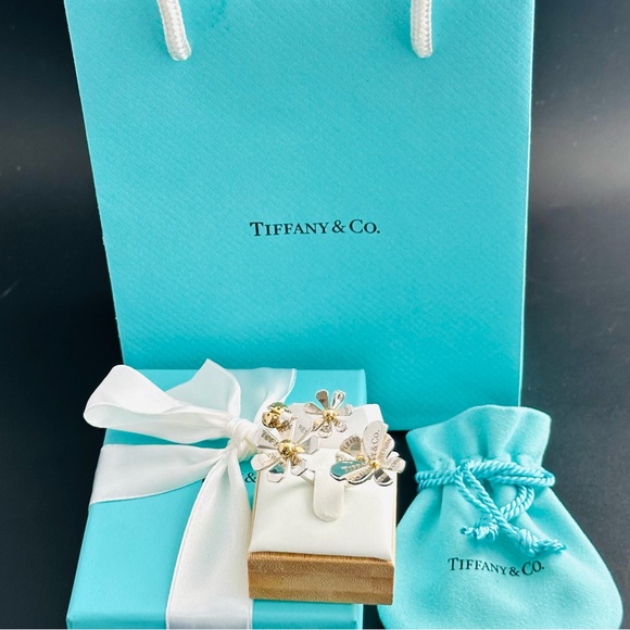 Tiffany & Co RTT Love Bugs Ladybug 3 Flower Cluster Ring. 18K & Silver. Size 6. - Picture 12 of 16